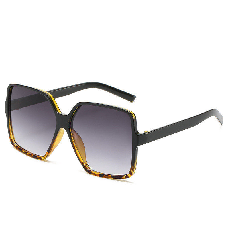 Fashionable Big Frame Gradient Sunglasses – Travel & Driving Ready