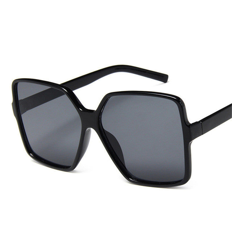 Fashionable Big Frame Gradient Sunglasses – Travel & Driving Ready