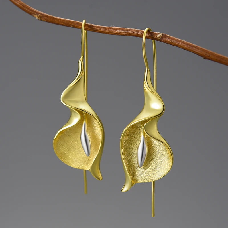Elegant Calla Lily Earrings – Long Hanging 18K Gold & Silver Floral Jewelry