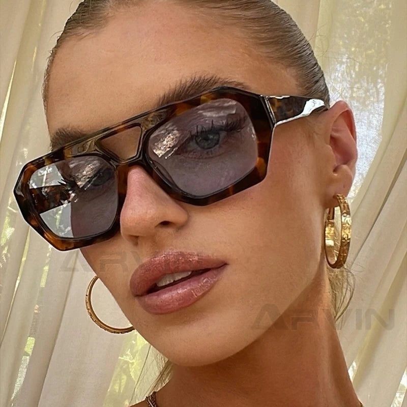 VintEdge Luxe – Square Sunglasses with Double Bridge Design