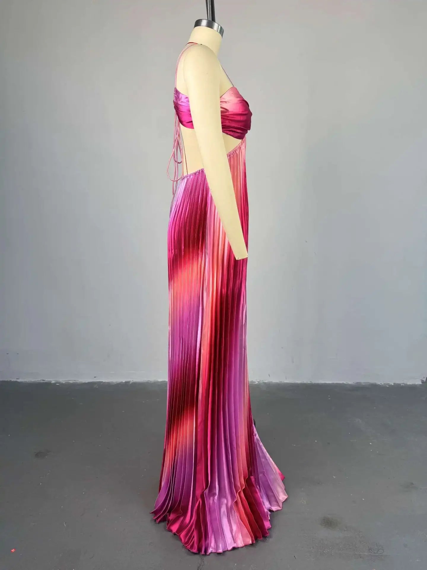 Elegant Gradient Pleated Long Dress – CM.YAYA Summer Statement