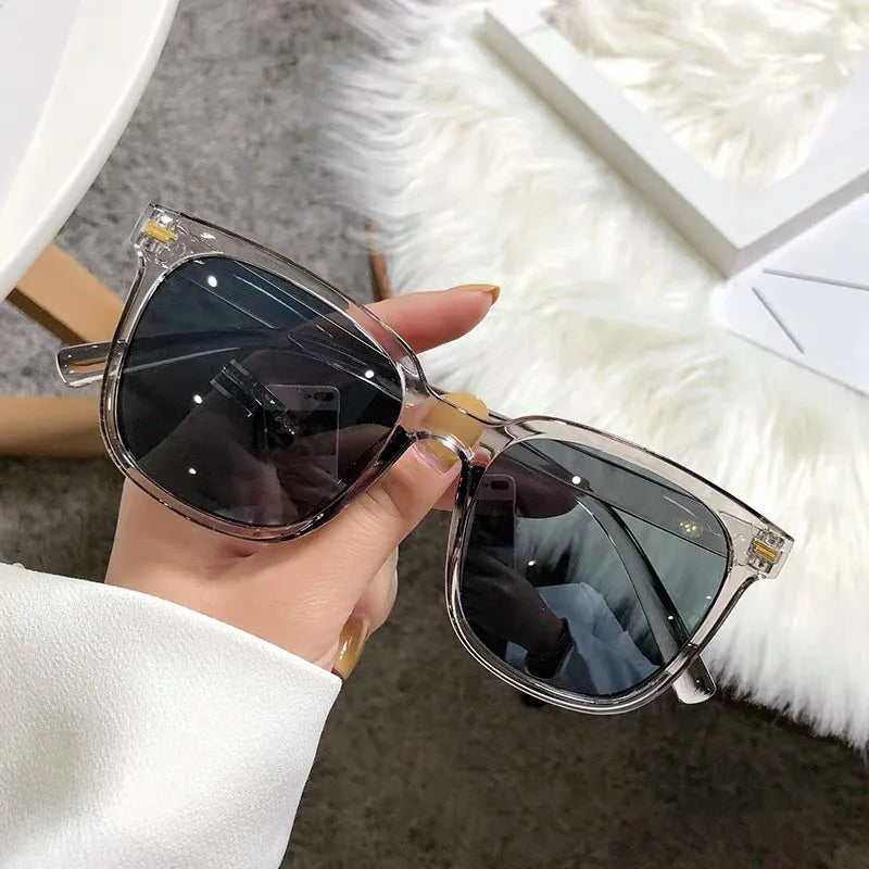 Fashion Square Sunglasses – UV400 Protection, Retro Style for Stylish Women
