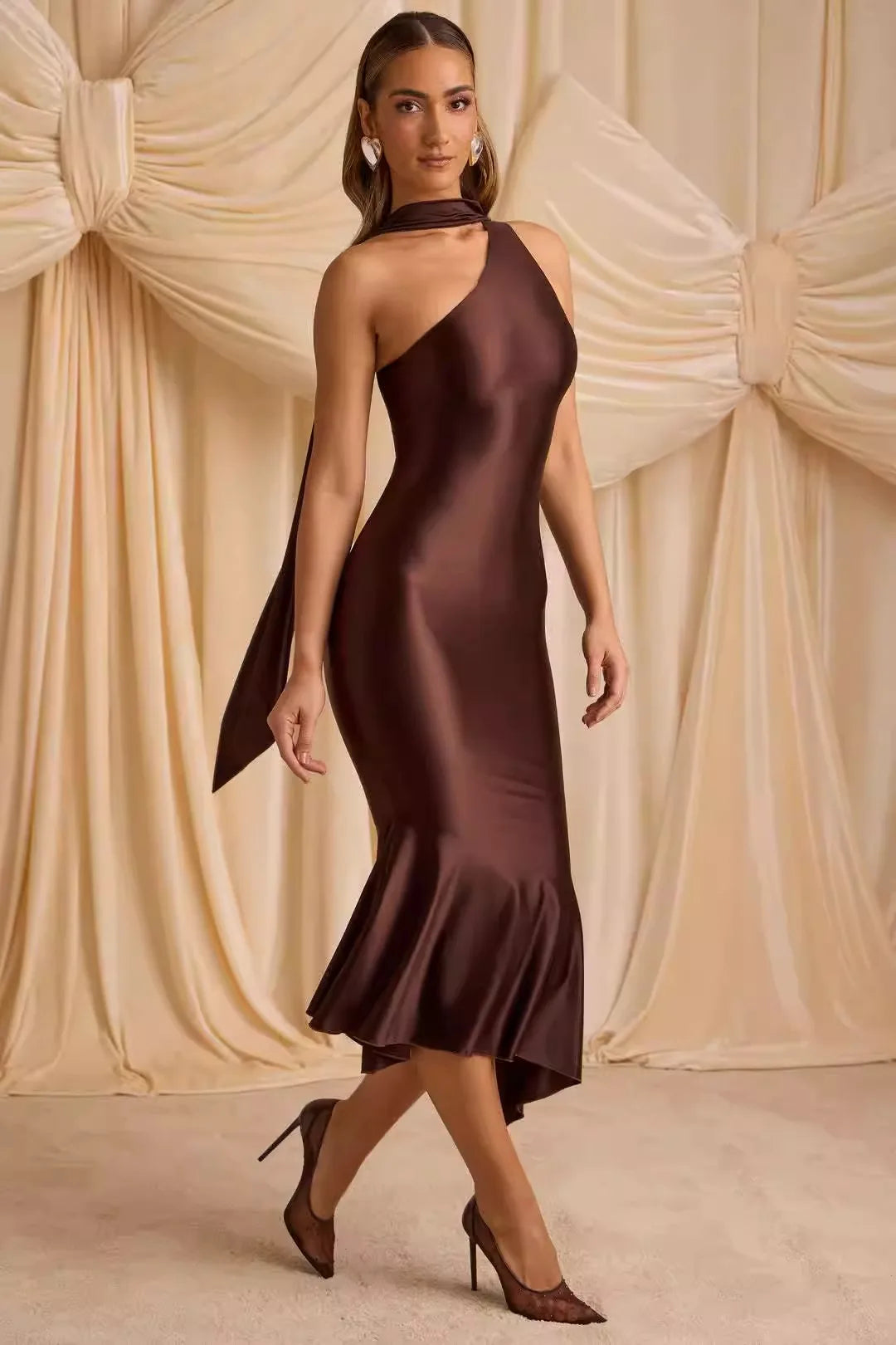 Elegant Backless Slim Fit Dress for Women – Summer 2025 Fashion Staple