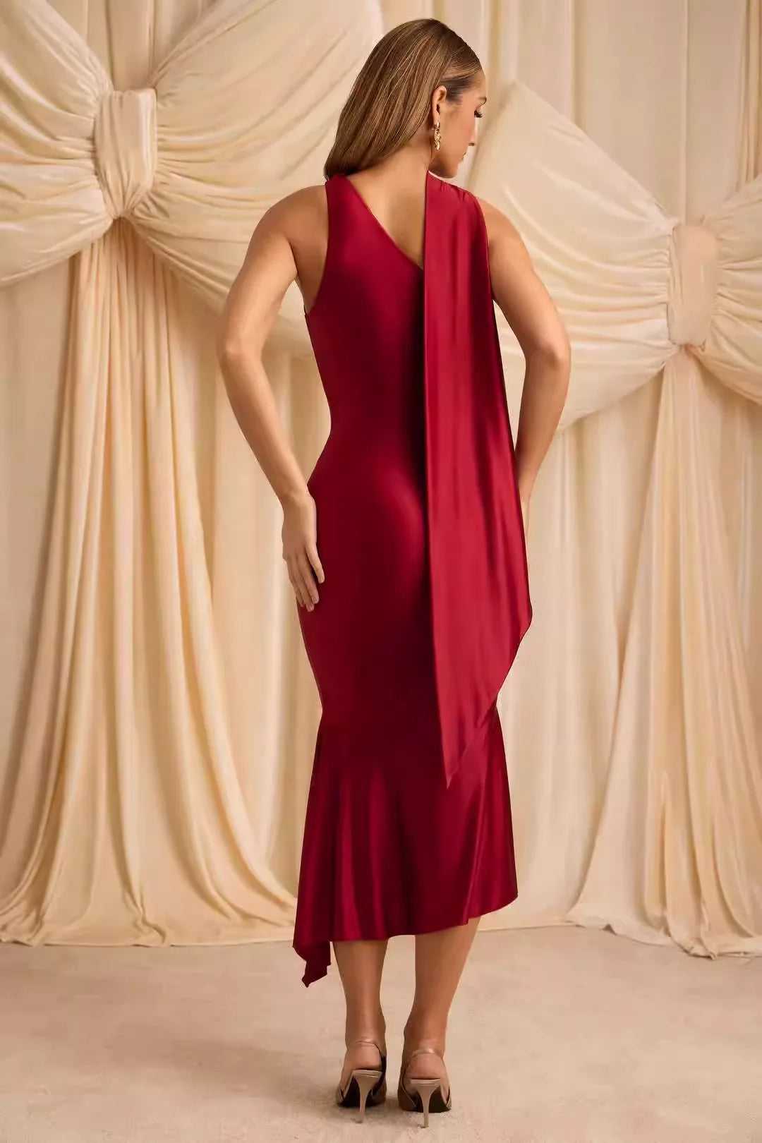 Elegant Backless Slim Fit Dress for Women – Summer 2025 Fashion Staple