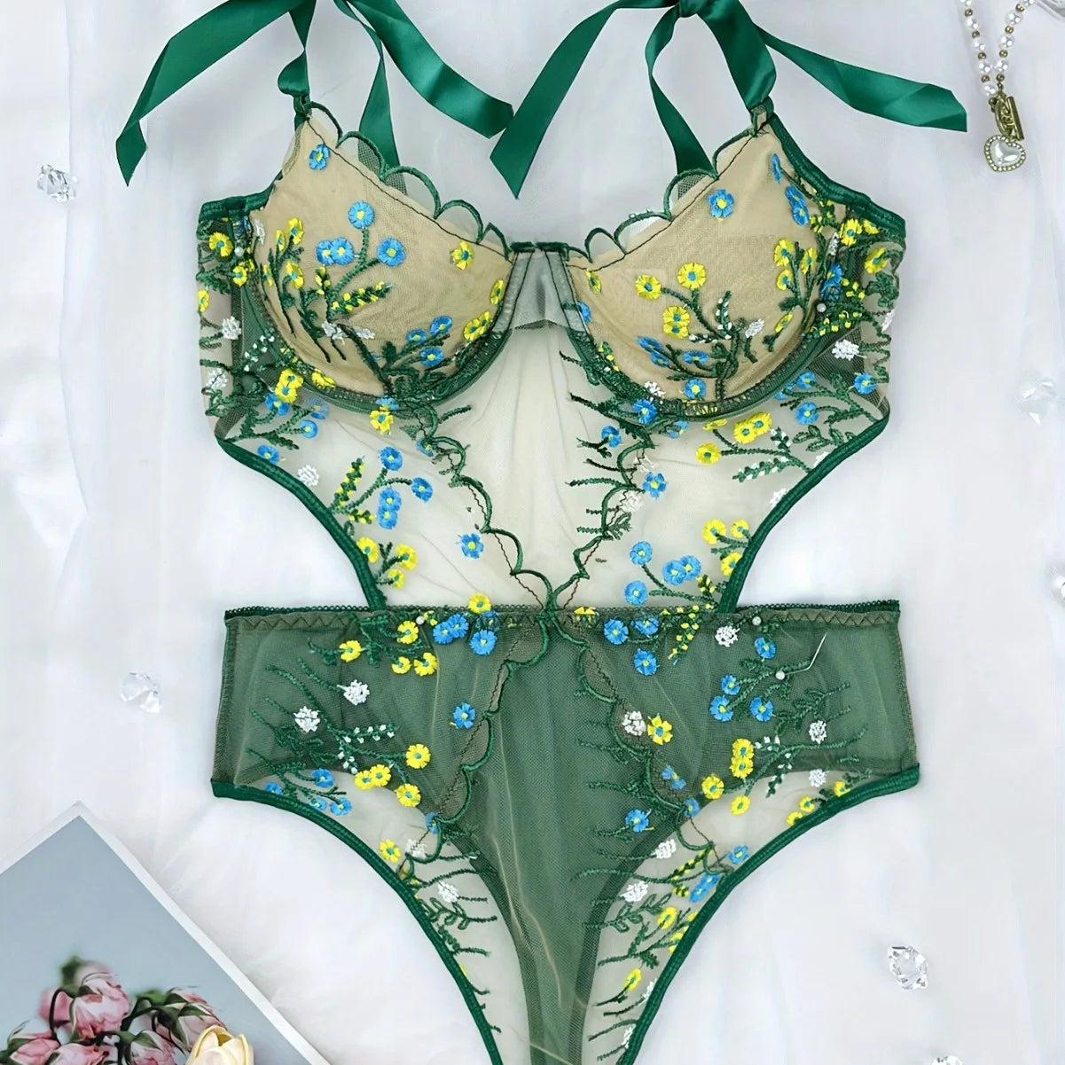 Elegant & Sexy Lingerie Set – Women’s Lace Bra with Matching Thong
