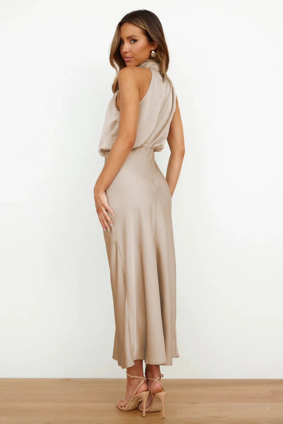 Luxury Satin Party Dress – Sleeveless Long Gown for Women’s Evening Events