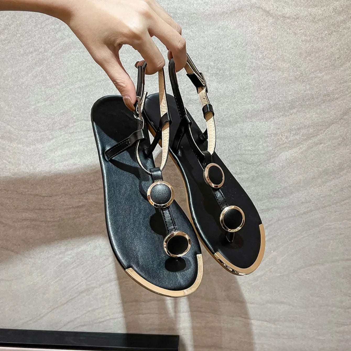 Stylish Comfort – Designer-Inspired Summer Flip Flops for Women