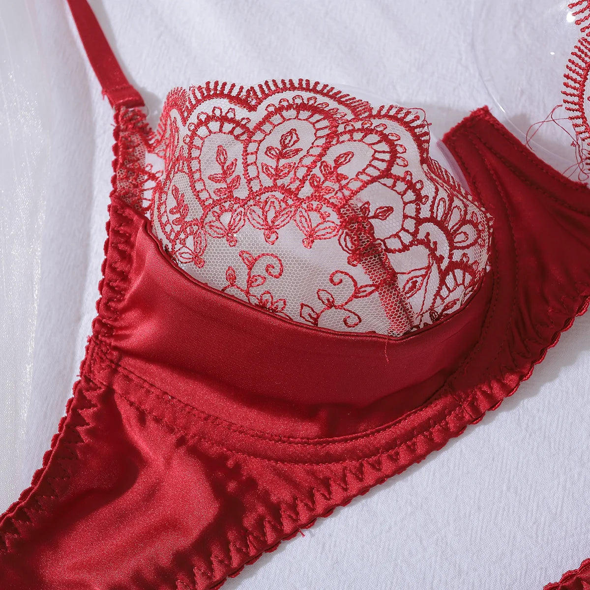 Ellolace Lace Sexy Lingerie Set With Long Glove Attractive Chest Suspenders Ensemble Lingeries Femmes Delicate Lace Underwear