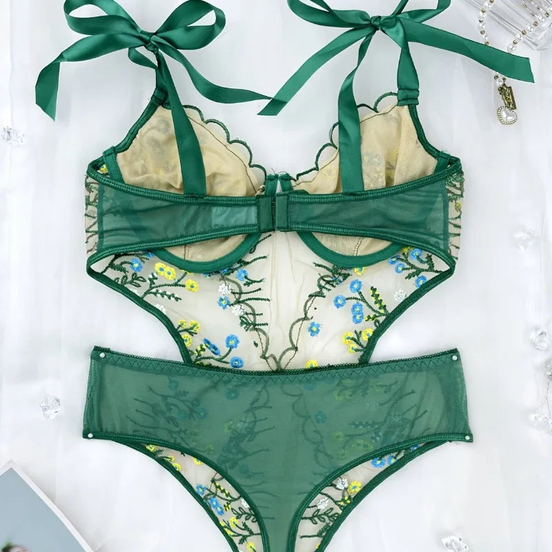 Elegant & Sexy Lingerie Set – Women’s Lace Bra with Matching Thong