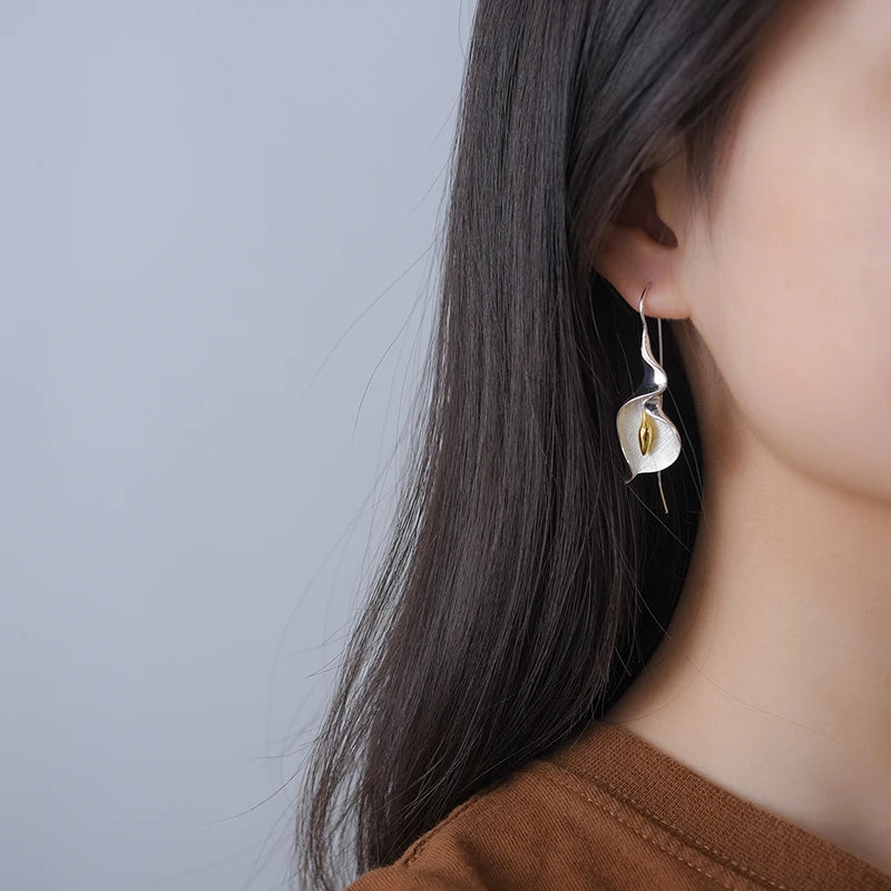 Elegant Calla Lily Earrings – Long Hanging 18K Gold & Silver Floral Jewelry