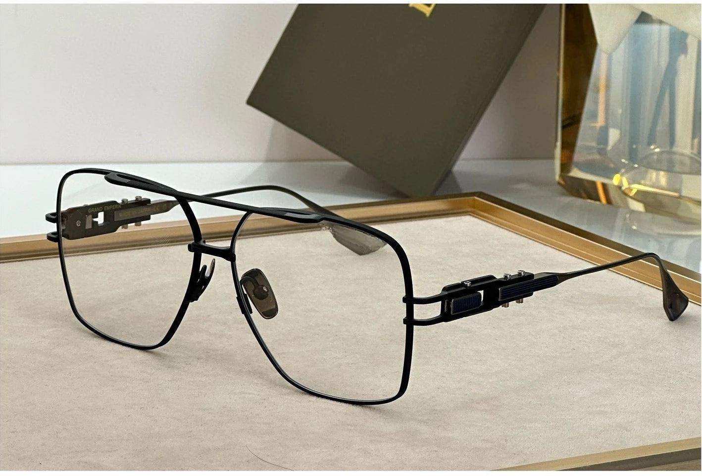 Luxury Metal Frame Sunglasses – GRAND EMPERIK 2025 Fashion Eyewear