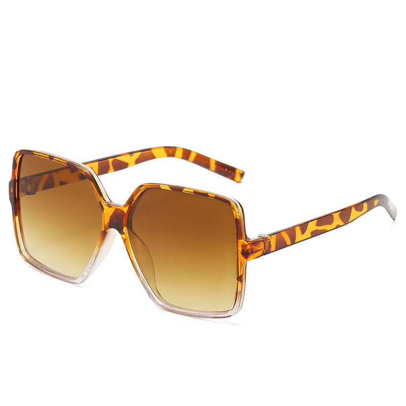 Fashionable Big Frame Gradient Sunglasses – Travel & Driving Ready