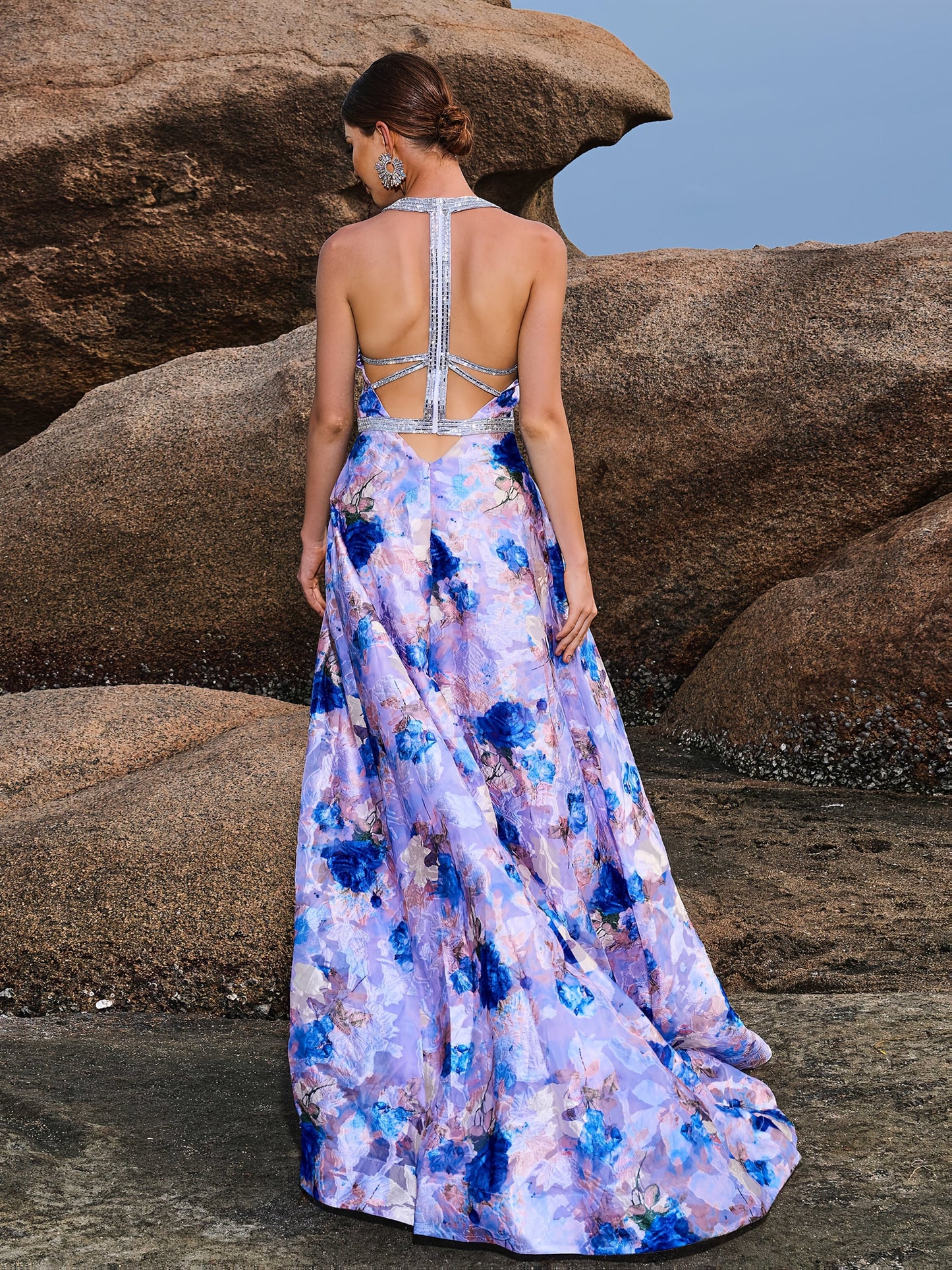 Sexy Print Slit Dress – Halter Neck & Backless Style for Cocktail Evenings