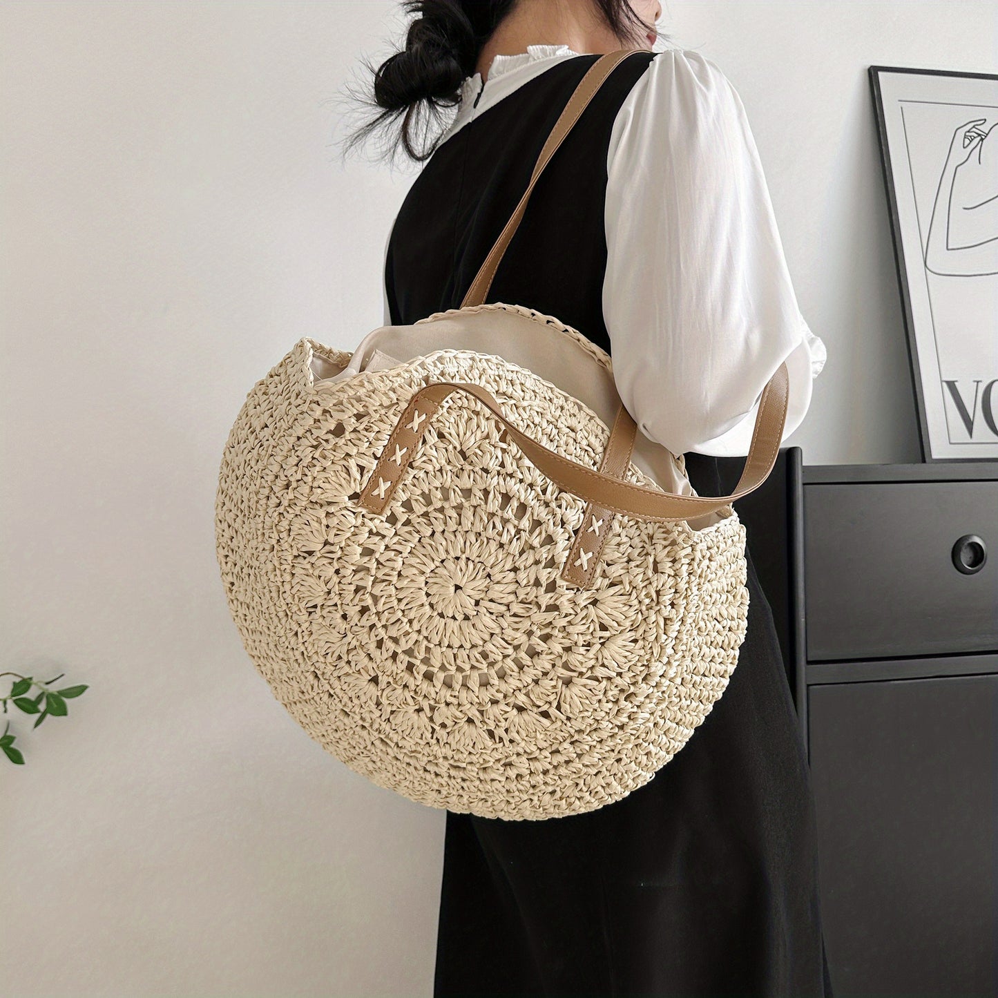 Vintage-Inspired Round Straw Bag – Portable Handwoven Beach Tote with Dual Handles