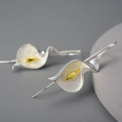 Elegant Calla Lily Earrings – Long Hanging 18K Gold & Silver Floral Jewelry