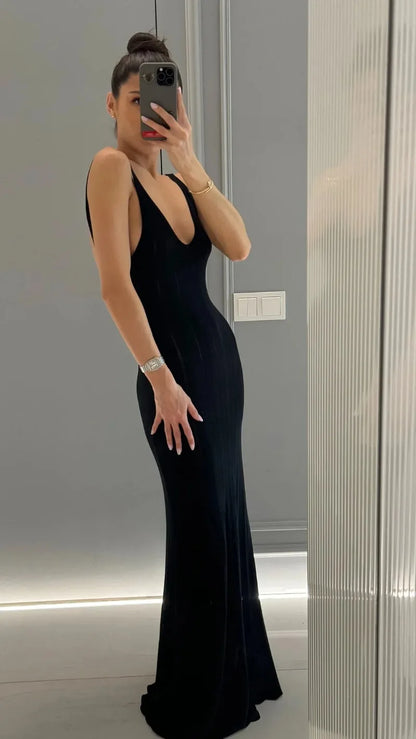 Effortless Glam: Knit Suspender Maxi Dress for Summer