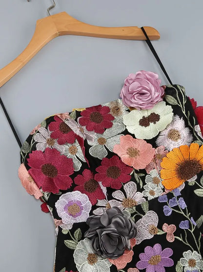 Retro Elegance: Women’s 2025 Floral Embroidery Bodycon Party Dress