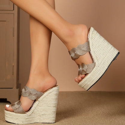 Bold & Beautiful: Summer Wedge Platform Slippers for Modern Women