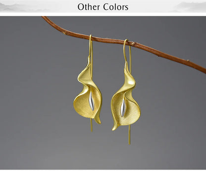 Elegant Calla Lily Earrings – Long Hanging 18K Gold & Silver Floral Jewelry